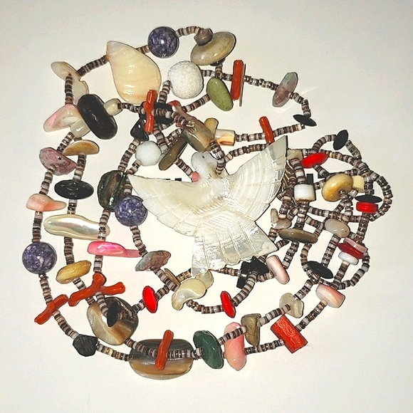 SALE!! Vintage Navajo Heishi Shell Necklace w/ Worn Shells and Stones. - Picture 9 of 12